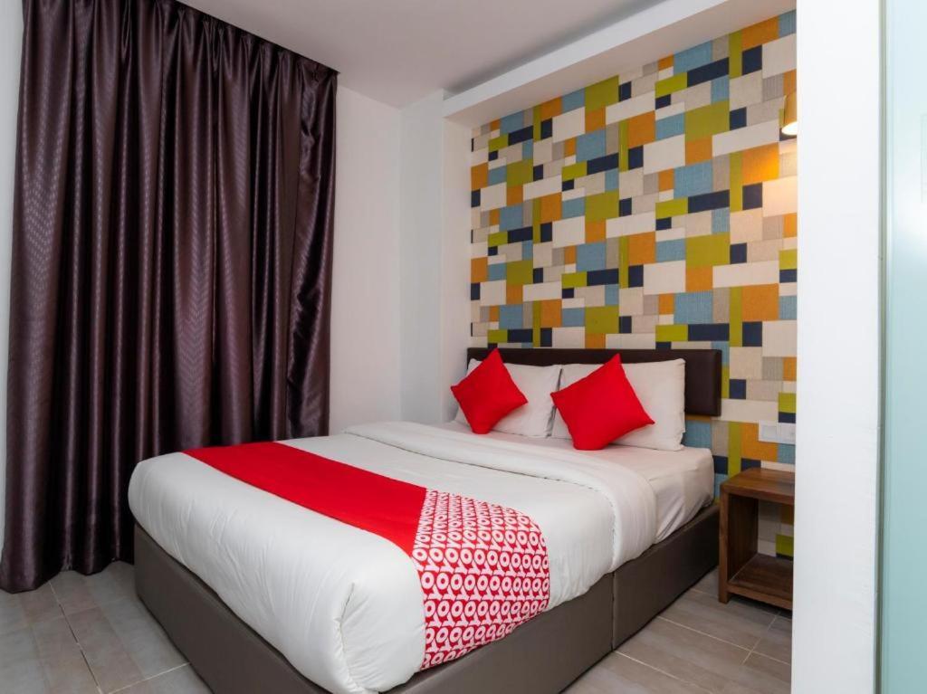 Big Big Hotel Johor Bahru Exterior foto